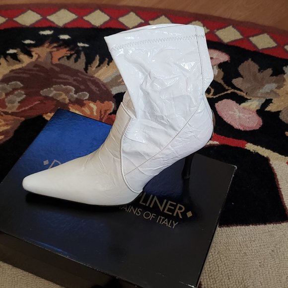 Couture Donald J Pliner - VINI2=PT Patent Boot - Picture 4 of 8